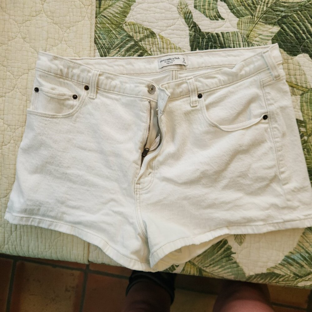 Abercrombie & Fitch Cream Denim Mom Shorts